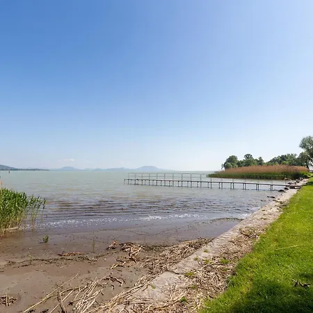 Lakeside Serenity House - Happy 아파트 Balatonberény