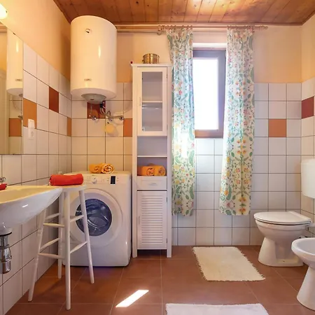 Lakeside Serenity House - Happy Apartmán *