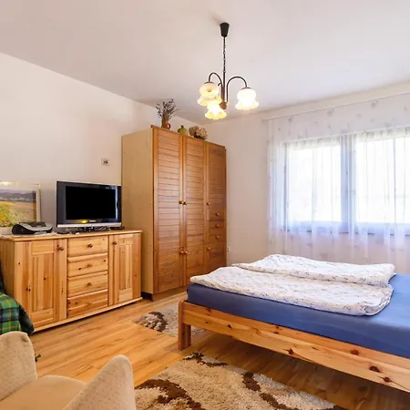 Lakeside Serenity House - Happy Apartmán *
